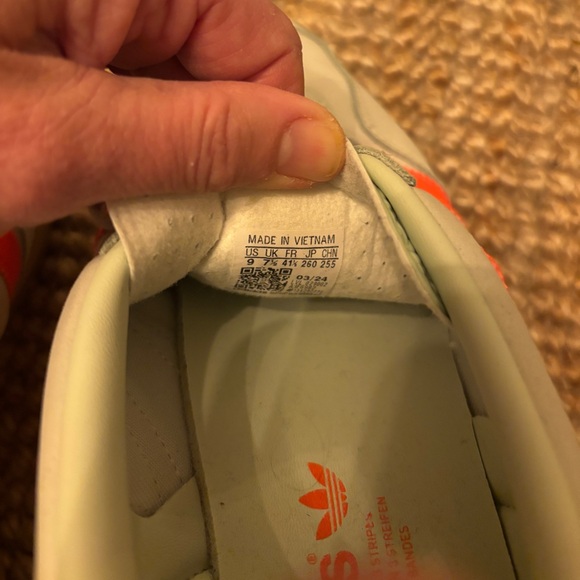 Brand new Adidas Gazelle Linen Green Solar Orange. Men’s size 9 women’s 10.5. - Picture 4 of 6